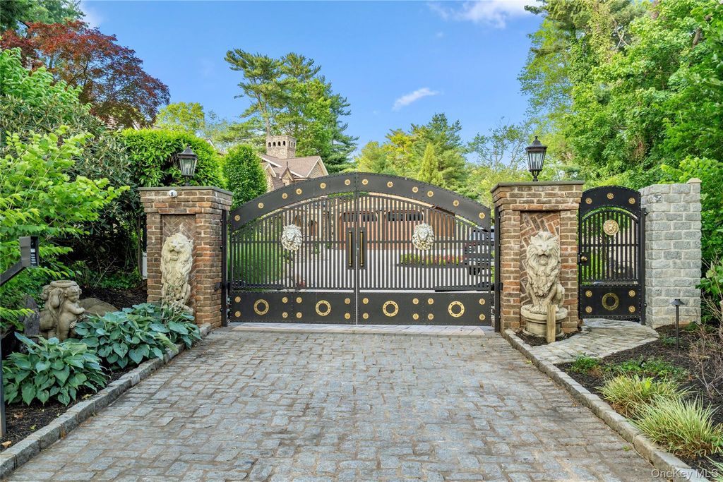 213 Guinea Woods Road, Old Westbury, NY 11568 — photo 2