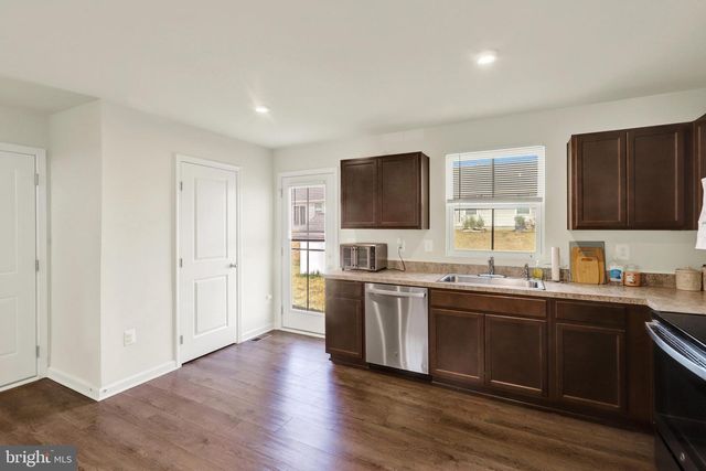 768 RAEANN DR, Greencastle, PA 17225