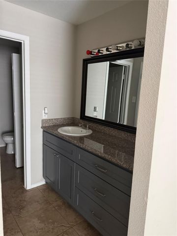 4444 Victory Drive 1208, Houston, TX 77088