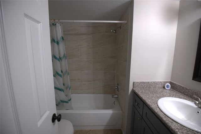 4444 Victory Drive 1208, Houston, TX 77088