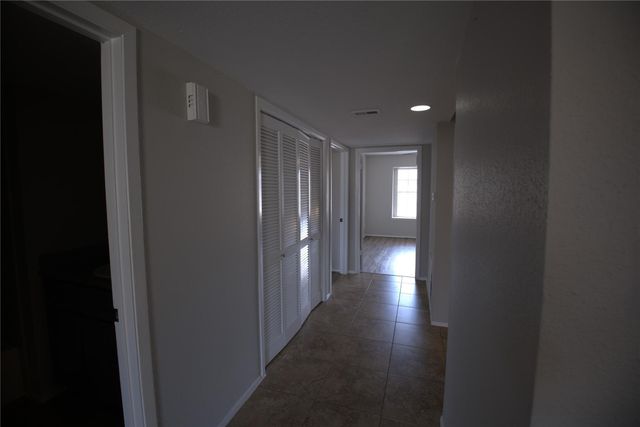 4444 Victory Drive 1208, Houston, TX 77088