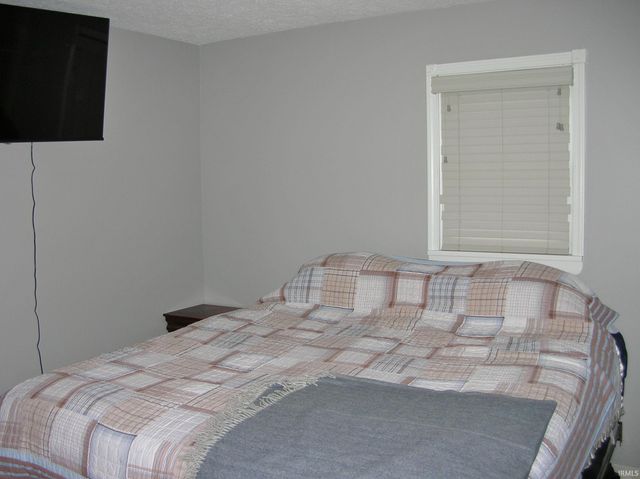 3399 Bell Road, Newburgh, IN 47630