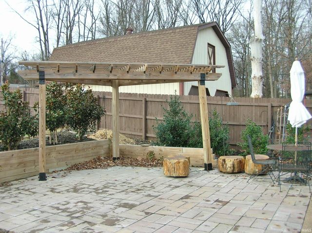 3399 Bell Road, Newburgh, IN 47630