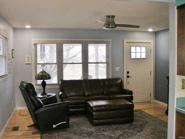 3399 Bell Road, Newburgh, IN 47630