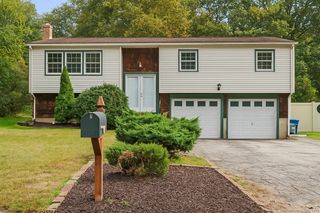 10 Crestview Drive, Ledyard, CT 06335