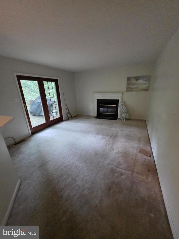 Image 10 of property listing at 685 HICKOK TRL, Lusby, MD 20657