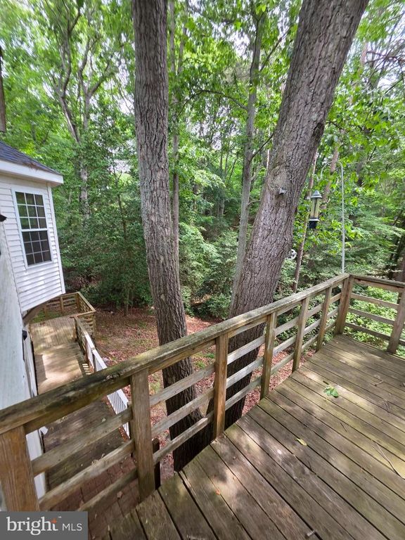 Image 11 of property listing at 685 HICKOK TRL, Lusby, MD 20657