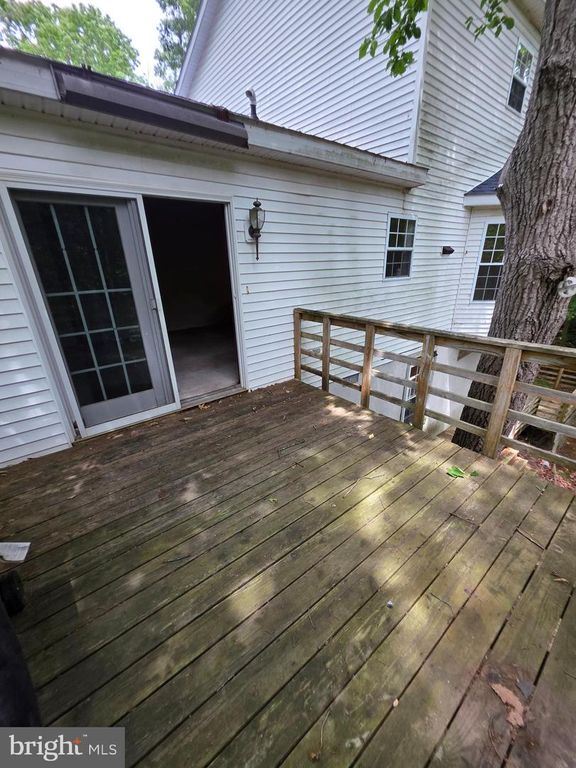Image 4 of property listing at 685 HICKOK TRL, Lusby, MD 20657