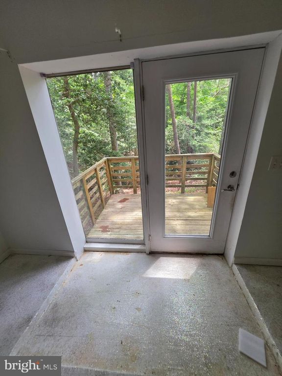 Image 5 of property listing at 685 HICKOK TRL, Lusby, MD 20657