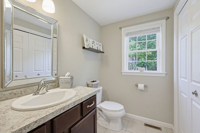 5 County Street, Berkley, MA 02779