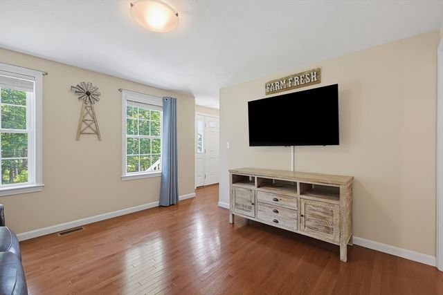 5 County Street, Berkley, MA 02779