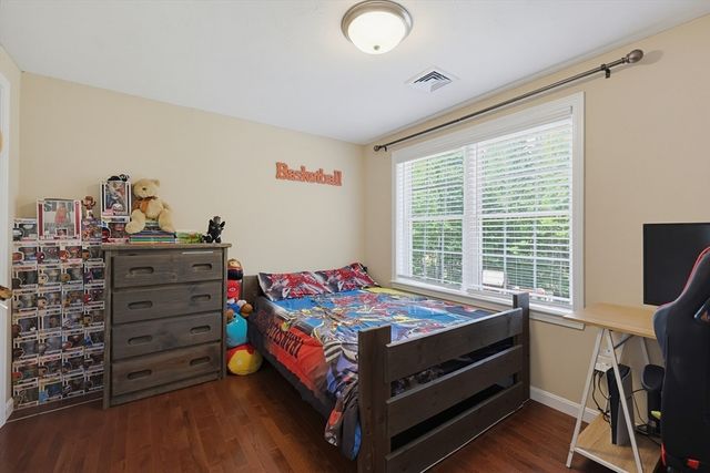 5 County Street, Berkley, MA 02779
