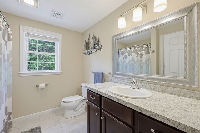 5 County Street, Berkley, MA 02779