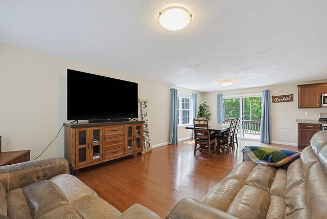 5 County Street, Berkley, MA 02779