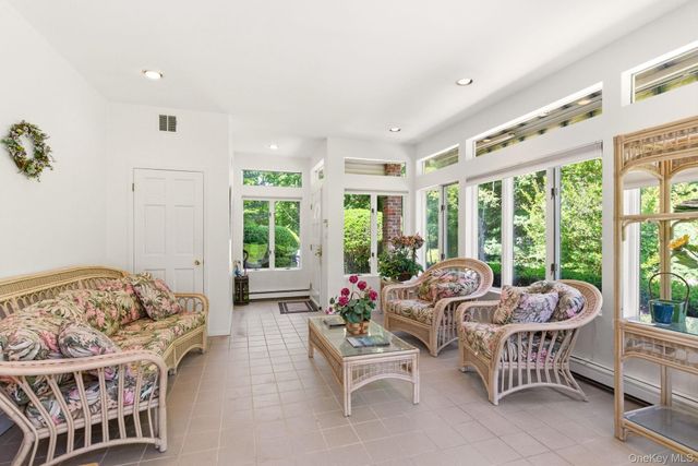 380 Duck Pond Road, Matinecock, NY 11560