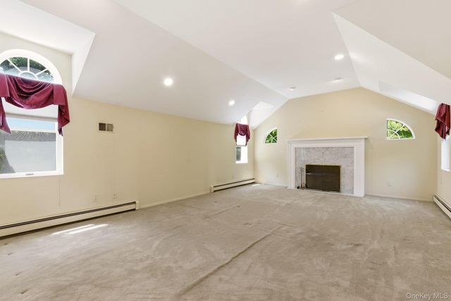 380 Duck Pond Road, Matinecock, NY 11560