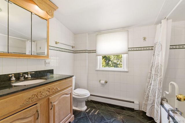 380 Duck Pond Road, Matinecock, NY 11560