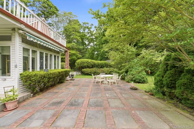 380 Duck Pond Road, Matinecock, NY 11560