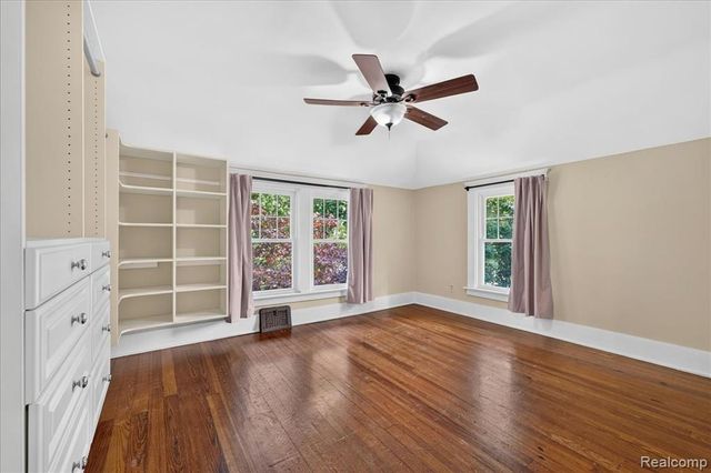 27108 E River Road, Grosse Ile, MI 48138