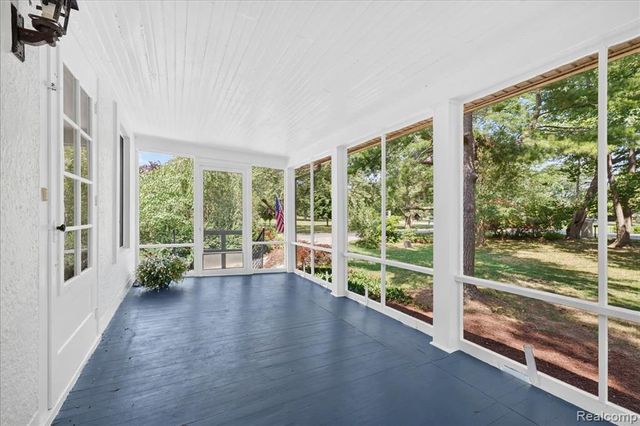 27108 E River Road, Grosse Ile, MI 48138