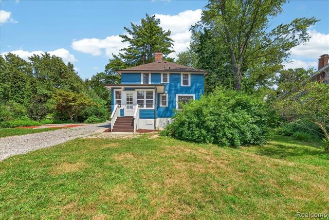 27108 E River Road, Grosse Ile, MI 48138