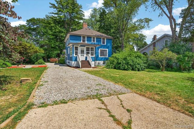 27108 E River Road, Grosse Ile, MI 48138