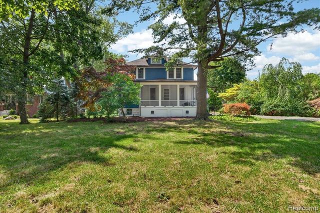 27108 E River Road, Grosse Ile, MI 48138