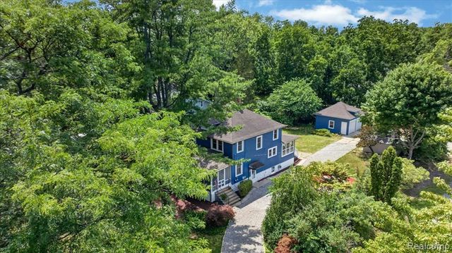 27108 E River Road, Grosse Ile, MI 48138