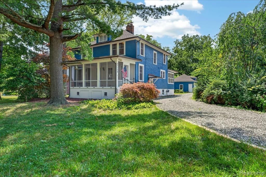 27108 E River Road, Grosse Ile, MI 48138