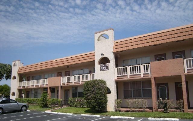 9101 Sunrise Lakes Boulevard 206, Sunrise, FL 33322