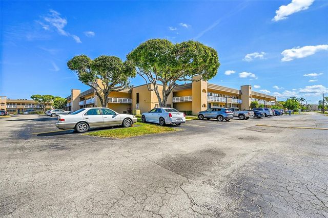 9101 Sunrise Lakes Boulevard 206, Sunrise, FL 33322