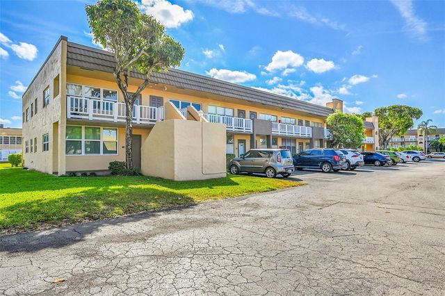 9101 Sunrise Lakes Boulevard 206, Sunrise, FL 33322