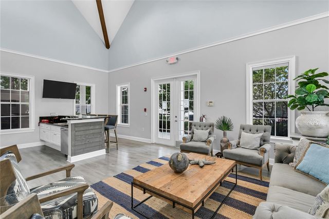 450 GILMAN PLACE N, St Petersburg, FL 33716