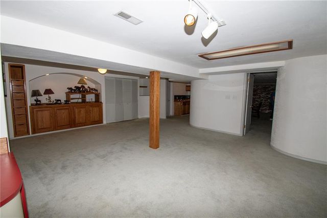 14 NW 40th Street, Kansas City, MO 64116