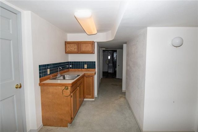 14 NW 40th Street, Kansas City, MO 64116