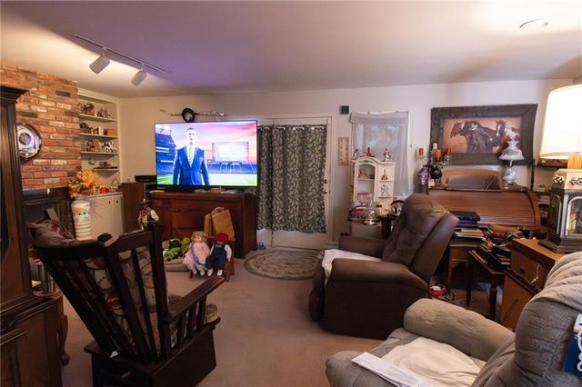 14 NW 40th Street, Kansas City, MO 64116