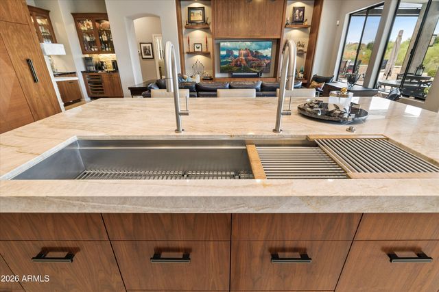 5737 E Hedgehog Place, Scottsdale, AZ 85266