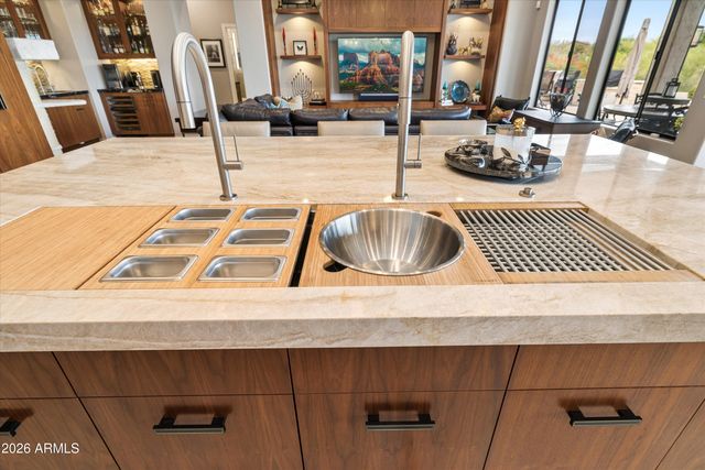 5737 E Hedgehog Place, Scottsdale, AZ 85266