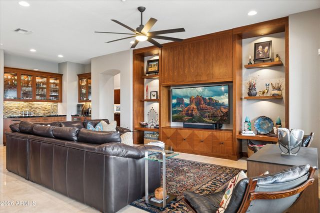 5737 E Hedgehog Place, Scottsdale, AZ 85266