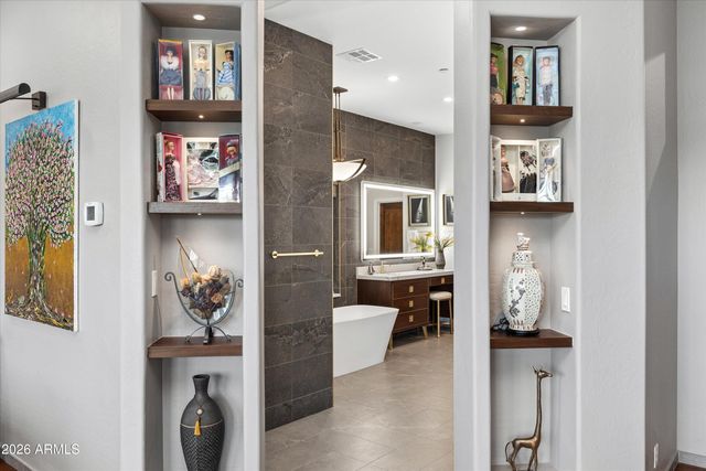 5737 E Hedgehog Place, Scottsdale, AZ 85266