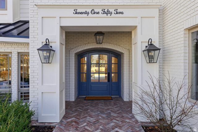 2152 E CREEK RD, Sandy, UT 84093