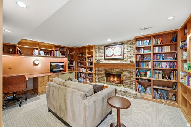 2152 E CREEK RD, Sandy, UT 84093