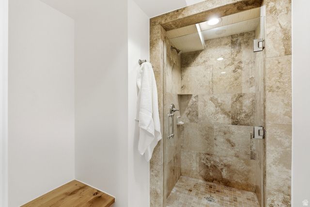 2152 E CREEK RD, Sandy, UT 84093