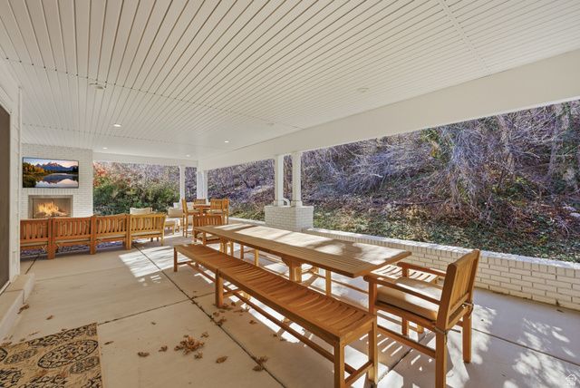 2152 E CREEK RD, Sandy, UT 84093