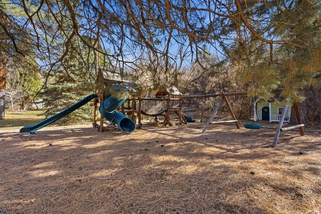 2152 E CREEK RD, Sandy, UT 84093