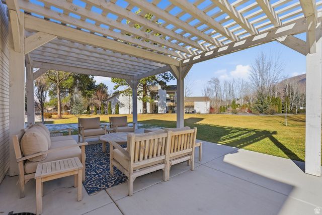 2152 E CREEK RD, Sandy, UT 84093