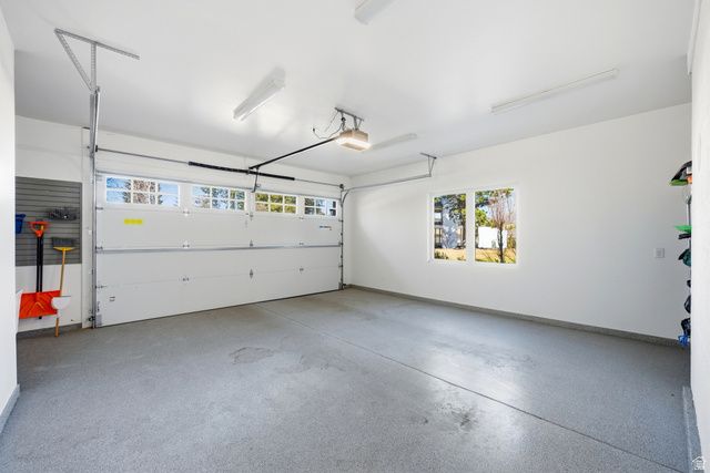 2152 E CREEK RD, Sandy, UT 84093