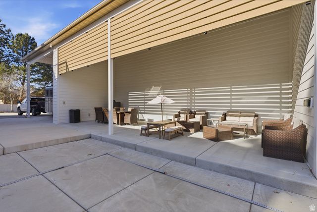 2152 E CREEK RD, Sandy, UT 84093