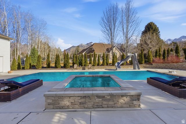 2152 E CREEK RD, Sandy, UT 84093
