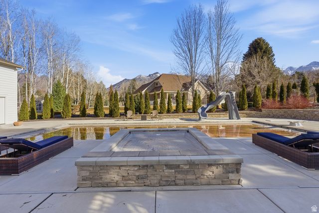 2152 E CREEK RD, Sandy, UT 84093
